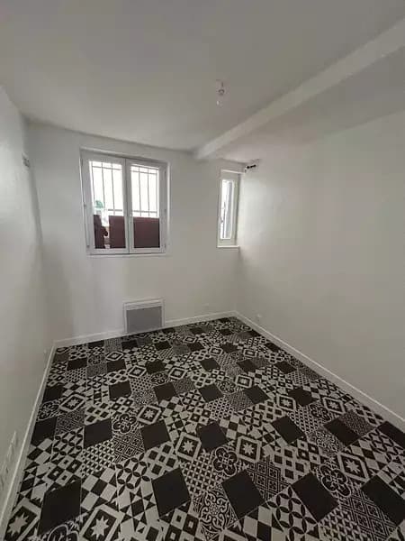Location appartement 1 pièce 14,92 m² Paris 18ème - Superimmo