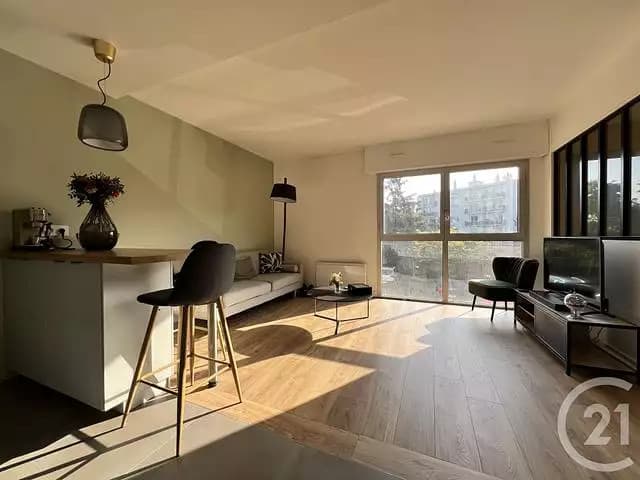 Location appartement 1 pièce 36 m² Val-de-Marne (94) - Superimmo