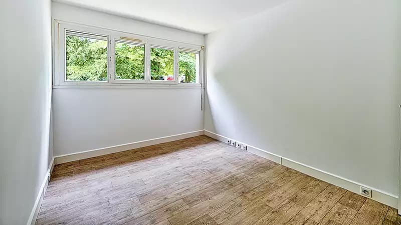 Location appartement 1 pièce 30,27 m² Ville-d'Avray (92410) - Superimmo