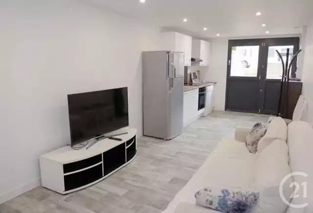 Location appartement 1 pièce 26,2 m² Trappes (78190) - Superimmo