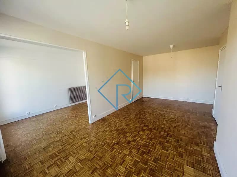 Location appartement 42 m² Paris 20ème - Superimmo
