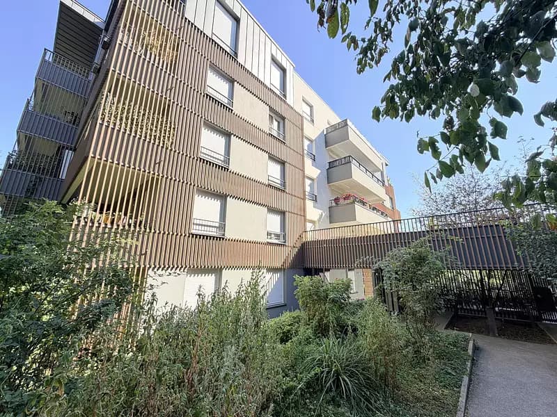 Location appartement 4 pièces 76,48 m² Guyancourt (78280) - Superimmo