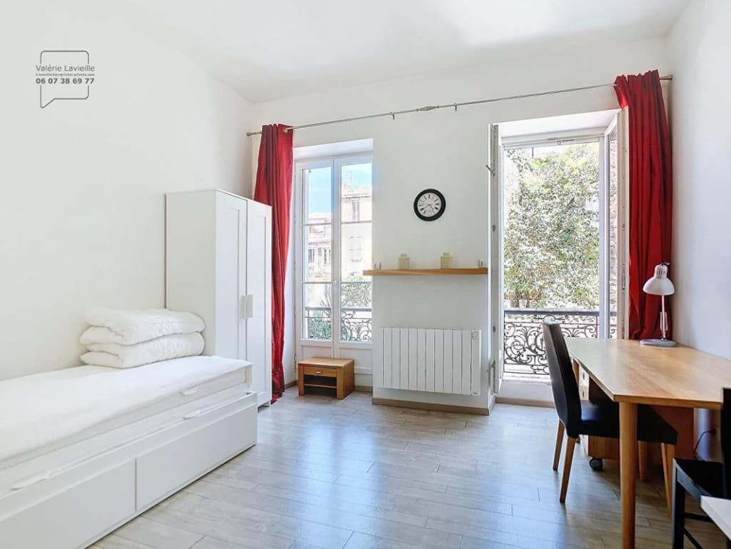 Marseille (13001) - Lycee Thiers - Exclusivité - Studio meublé sur jardins