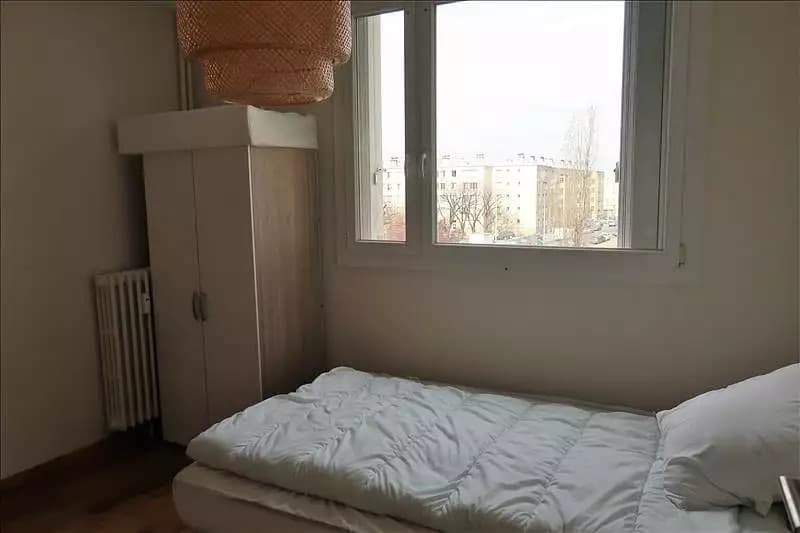 Location appartement 6 pièces 9 m² Lyon 8ème - Superimmo