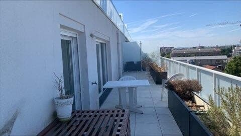 Appartement - 5ème étage - 40,80 m2 - 2 pièces - Meublé
